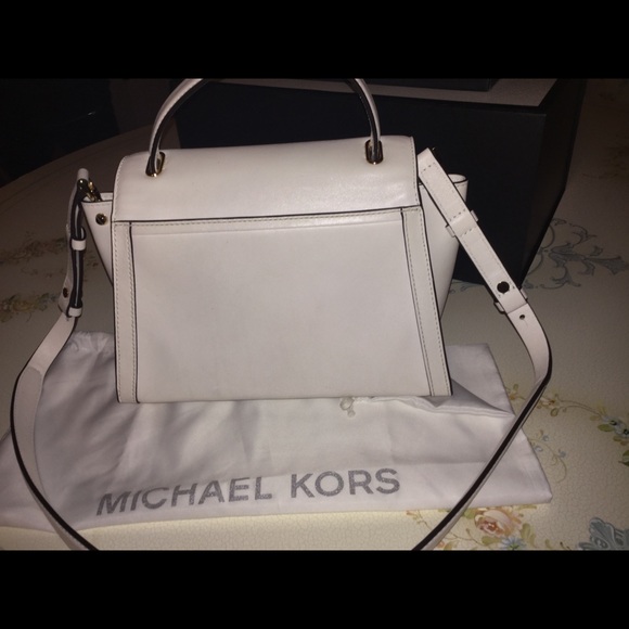 Michael Kors Purse!!! - Picture 4 of 7